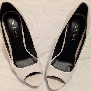 Like New White Heels sz 37